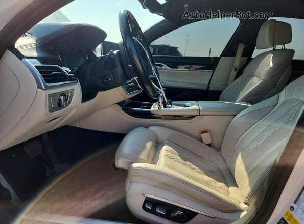 WBA7B0C33HG527139 2017 BMW 7 SERIES White Вид салону спереду