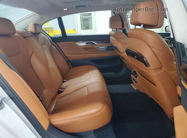WBA7E2C53JG743146 2018 BMW 7 SERIES Белый Вид задних сидений