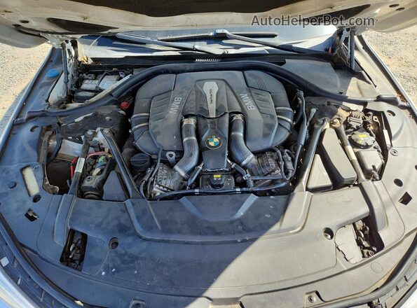 WBA7F0C50HGM20944 2017 BMW 7 SERIES White უკანა სალონის ხედი