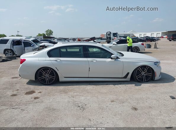WBA7F0C57JGM23328 2018 BMW 7 SERIES Белый Вид задней части салона