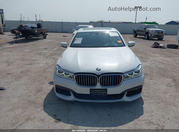 WBA7F0C57JGM23328 2018 BMW 7 SERIES Белый Вид щитка приборов