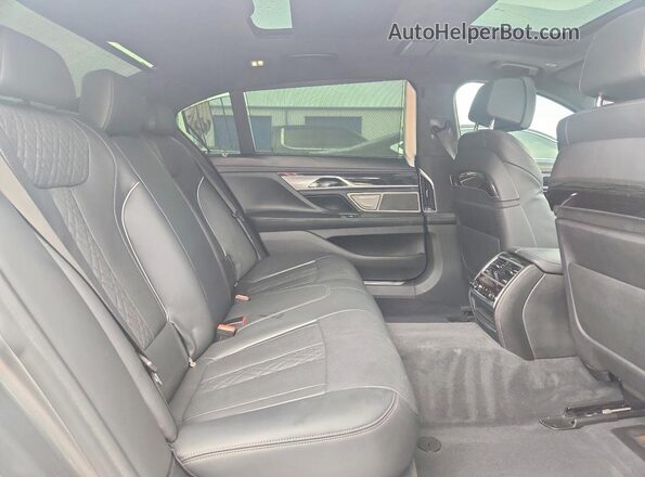 WBA7F0C59JGM23072 2018 BMW 7 SERIES Gray Հետևի նստատեղերի տեսք