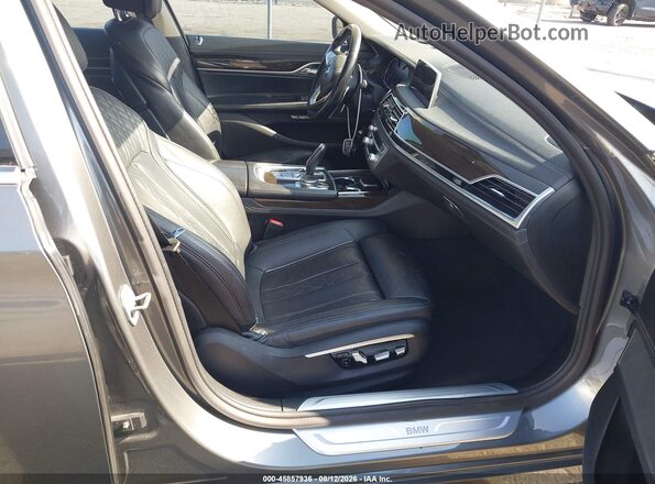 WBA7F0C5XGGL99700 2016 BMW 7 SERIES Gray Вид салону спереду