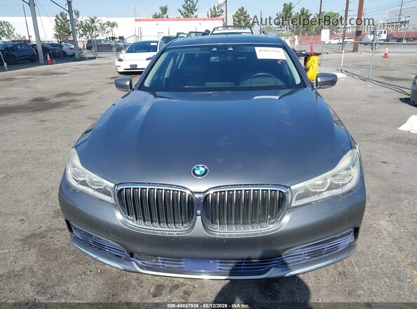 WBA7F0C5XGGL99700 2016 BMW 7 SERIES Gray Вид задньої частини салону