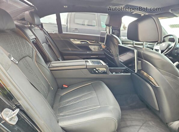 WBA7F0C5XHGM21065 2017 BMW OTHER Черный Вид задних сидений