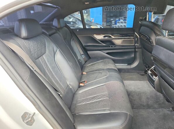 WBA7F2C50KB240444 2019 BMW 7 SERIES White უკანა სავარძლების ხედი