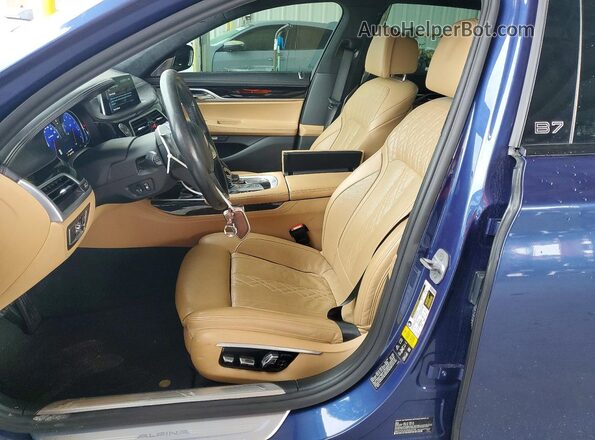 WBA7F2C53HG543732 2017 BMW 7 SERIES Blue Dashboard view