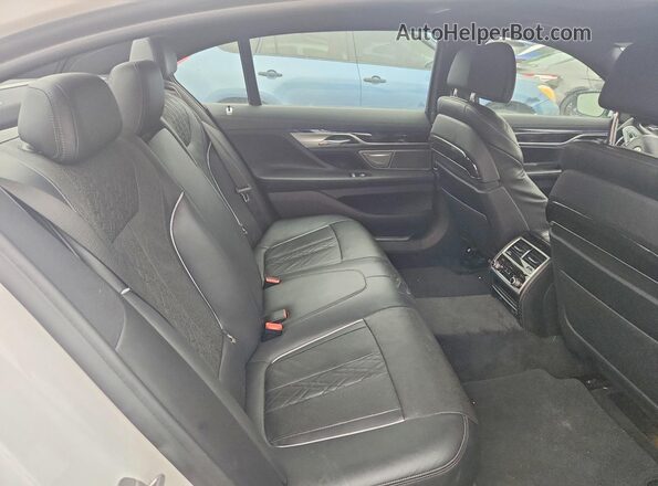 WBA7F2C55KB240004 2019 BMW 7 SERIES White Հետևի նստատեղերի տեսք