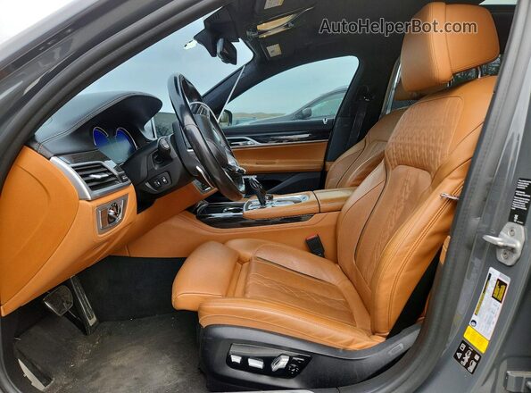 WBA7F2C58JB238911 2018 BMW 7 SERIES Серый Вид салона спереди
