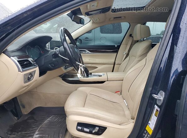 WBA7F2C58JG423821 2018 BMW 7 SERIES Blue Front interior view