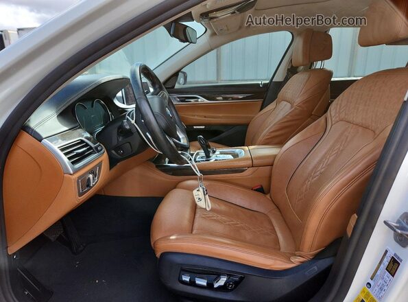 WBA7J2C55JB246298 2018 BMW 7 SERIES White Vista interior delantera