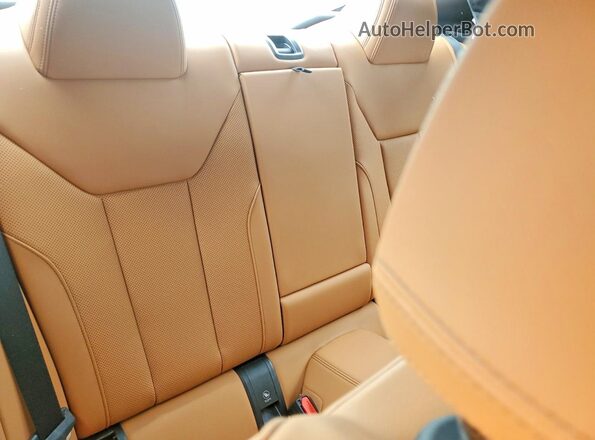 WBA83DA03TCX71777 2026 BMW M4 Gray Вид задніх сидінь