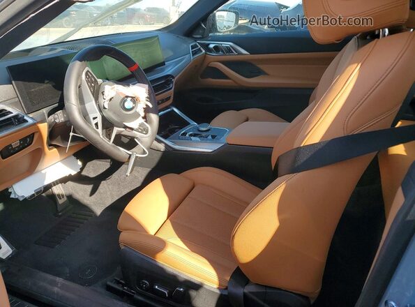 WBA83DA03TCX71777 2026 BMW M4 Gray Вид салону спереду