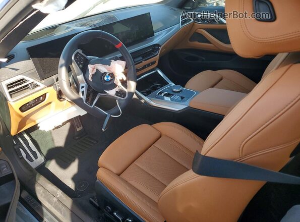WBA83DA03TCX71777 2026 BMW M4 Gray Вид панелі приладів