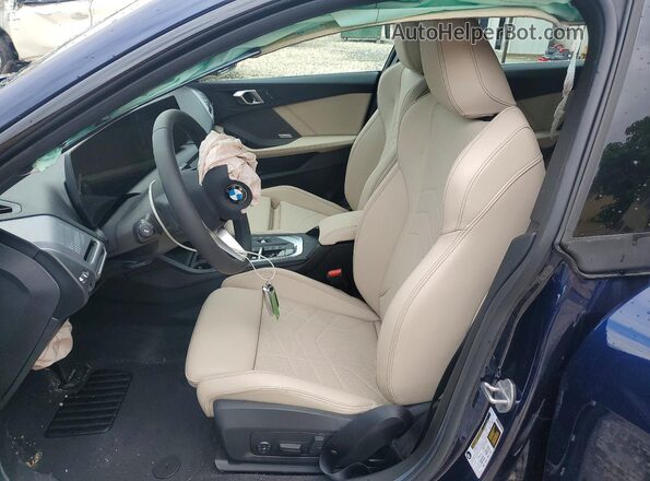 WBA83GG00T7U16745 2026 BMW 2 SERIES Blue Widok wnętrza z przodu