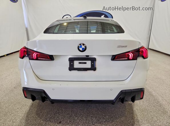 WBA83GG09T7T84216 2026 BMW 2 SERIES White Հետևի տեսք