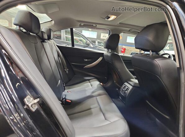 WBA8A3C55HK691192 2017 BMW 3 SERIES Black Widok tylnych siedzeń