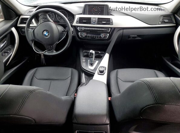 WBA8A9C50JAD27697 2018 BMW 3 SERIES Silver Вид панелі приладів