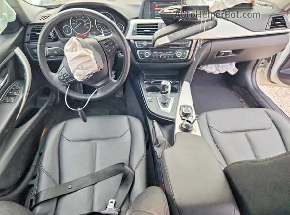 WBA8A9C50JK623147 2018 BMW 3 SERIES White Dashboard view