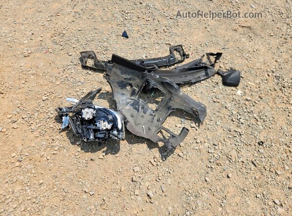 WBA8B3G56HNU35620 2017 BMW 3 SERIES Gray Vista del compartimento del motor