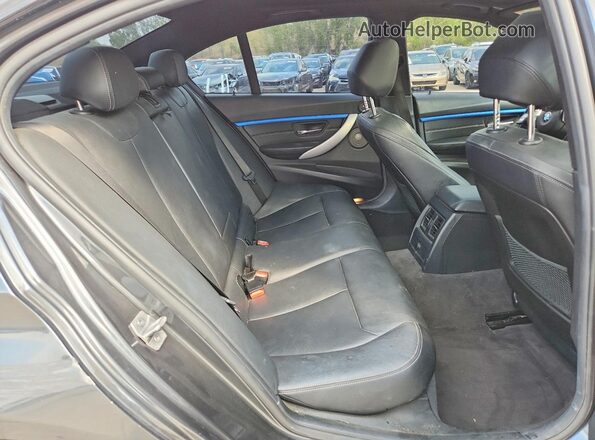 WBA8B7G55JNT71261 2018 BMW 3 SERIES Gray Widok tylnych siedzeń