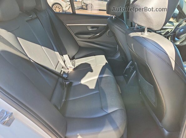WBA8B9C54JEE81464 2018 BMW 3 SERIES White უკანა სავარძლების ხედი