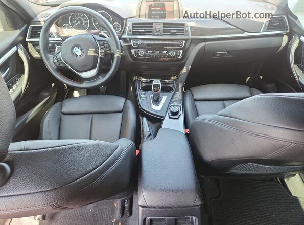 WBA8B9C54JEE81531 2018 BMW 3 SERIES Gray Dashboard view