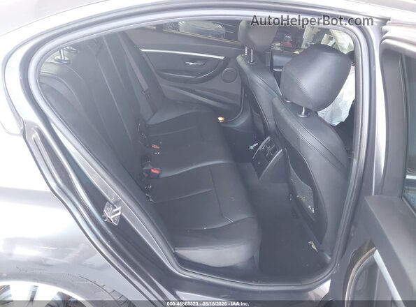 WBA8B9C59JEE81041 2018 BMW 3 SERIES Gray VIN կոդի պիտակի տեսք