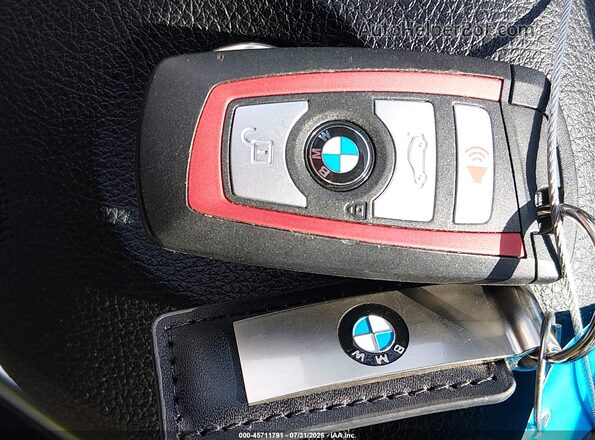 WBA8B9G39HNU52767 2017 BMW 3 SERIES White Dashboard view