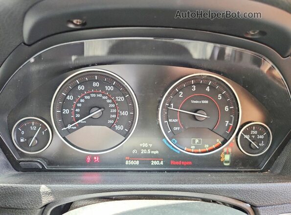WBA8B9G52JNU97038 2018 BMW 3 SERIES White Սարքավորումների վահանակի տեսք