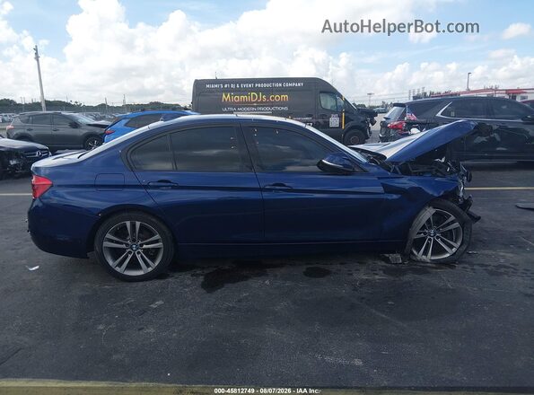 WBA8B9G52JNU97315 2018 BMW 3 SERIES Blue Rear interior view