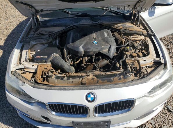 WBA8B9G58JNU57983 2018 BMW 3 SERIES White Rear interior view