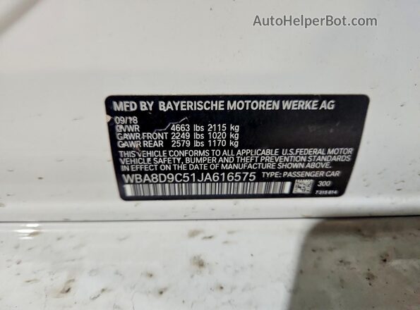 WBA8D9C51JA616575 2018 BMW 3 SERIES White Widok komory silnika