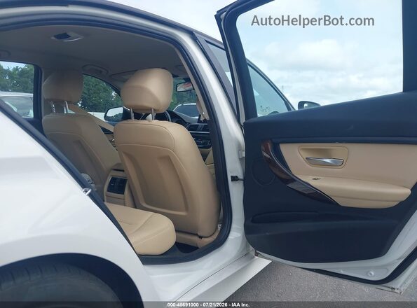 WBA8E1G33HNU18073 2017 BMW 3 SERIES White Вид наклейки з VIN-кодом