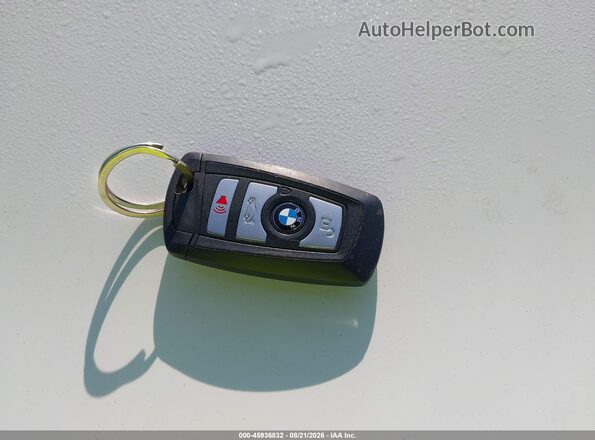 WBA8E1G3XHNU17602 2017 BMW 3 SERIES White Dashboard view