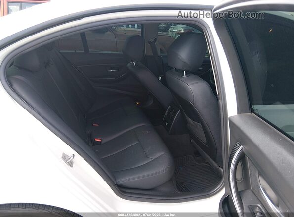 WBA8E1G52JNU89742 2018 BMW 3 SERIES Серебряный Вид наклейки с VIN-кодом