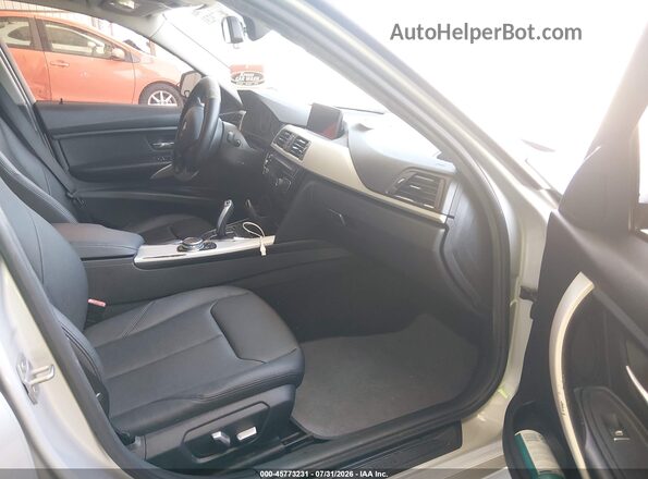 WBA8E1G54HNU14616 2017 BMW 3 SERIES Silver Սալոնի դիմացի տեսք