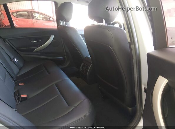 WBA8E1G54HNU14616 2017 BMW 3 SERIES Silver VIN կոդի պիտակի տեսք