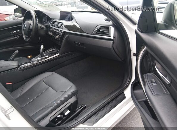 WBA8E1G55HNU14480 2017 BMW 3 SERIES Белый Вид салона спереди