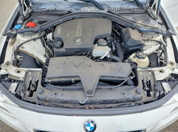 WBA8E5G54JNU47953 2018 BMW 3 SERIES White Vista interior trasera