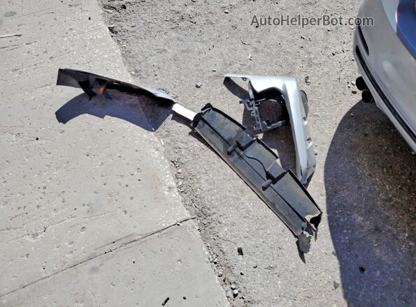 WBA8E9G57GNT82063 2016 BMW 3 SERIES Silver Vista del compartimento del motor