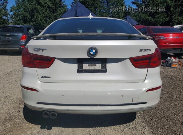 WBA8Z9C34HG827261 2017 BMW 3 SERIES White უკანა ხედი
