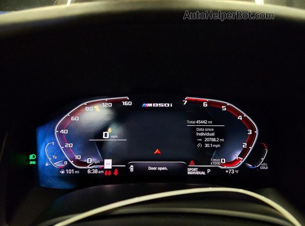 WBABC4C01MCF18917 2021 BMW M8 Blue Вид щитка приладів