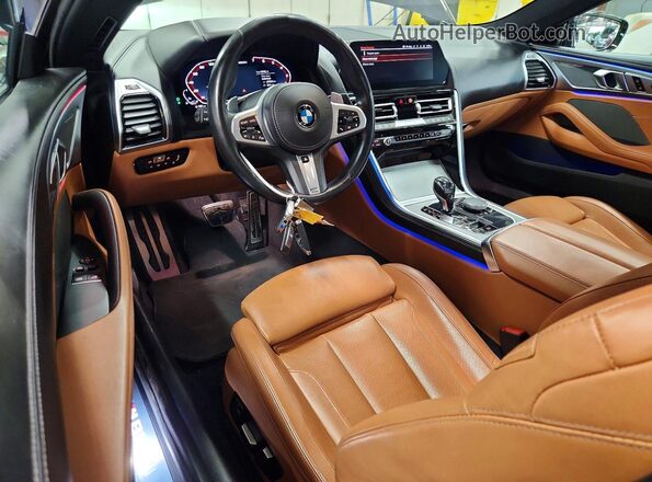 WBABC4C01MCF18917 2021 BMW M8 Blue Вид панелі приладів