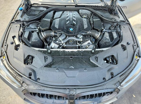 WBABC4C05RCN42724 2024 BMW M8 Silver უკანა სალონის ხედი