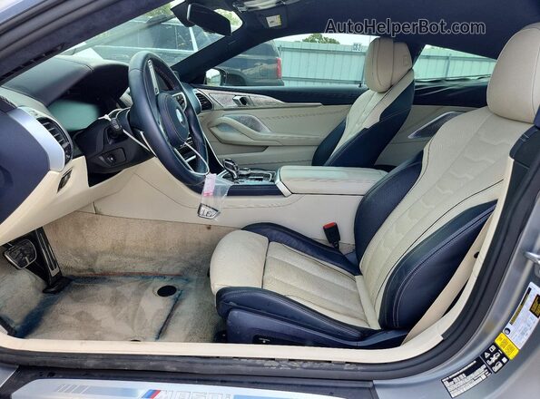WBABC4C05RCN42724 2024 BMW M8 Silver წინა სალონის ხედი