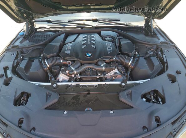 WBABC4C09SCU36234 2025 BMW M8 Зеленый Вид задней части салона