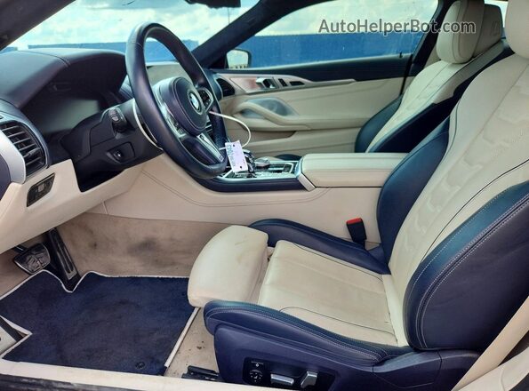 WBABC4C51KBU96414 2019 BMW M8 Blue Вид панелі приладів