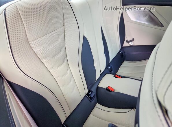 WBABC4C51KBU96414 2019 BMW M8 Blue Вид задньої частини салону