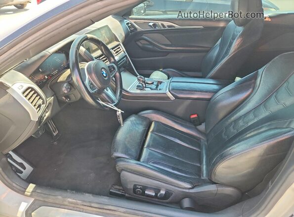 WBADZ2C06NCH07866 2022 BMW 8 SERIES White Вид салону спереду